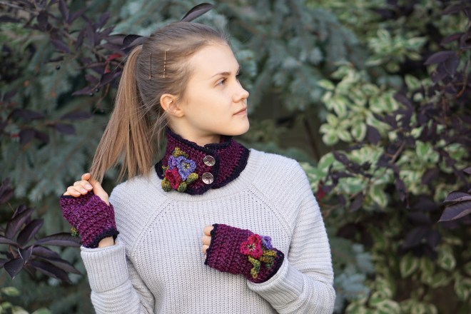 pansy collar scarf mulberry